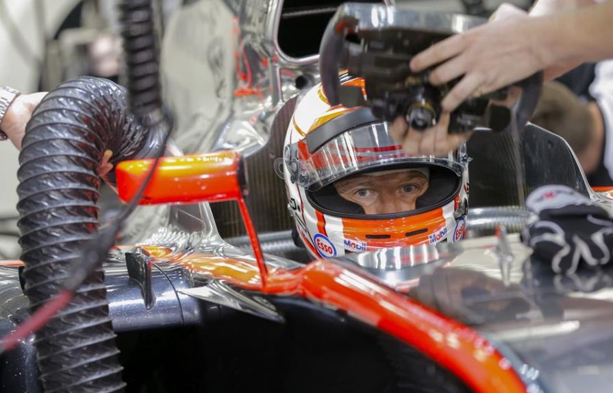 Jenson Button (McLaren) no tomará la salida en Baréin por problemas mecánicos