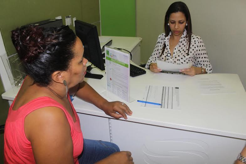 SeNaSa habilita puntos en tienda La Sirena para afiliar trabajadoras domésticas