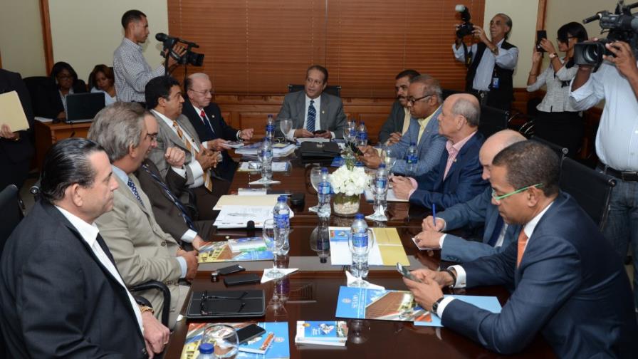 Comisión da visto favorable a la reforma constitucional