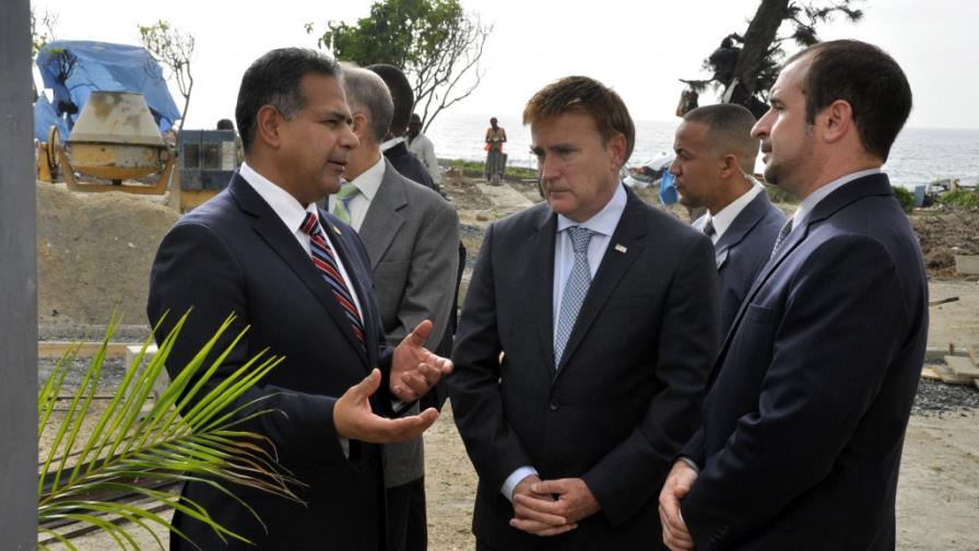 Embajador de EE.UU. visitó hoy el Centro de Acogida de Extranjeros