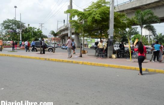 Haitianos despejan avenidas de Santo Domingo