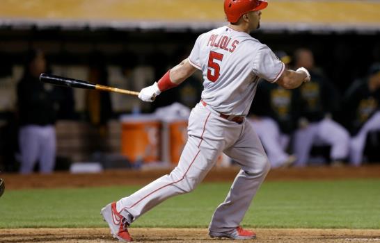 El dominicano Albert Pujols remolca 5 en remontada de Angelinos ante Atléticos