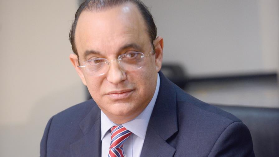 Antún Batlle presenta renuncia del BNFV