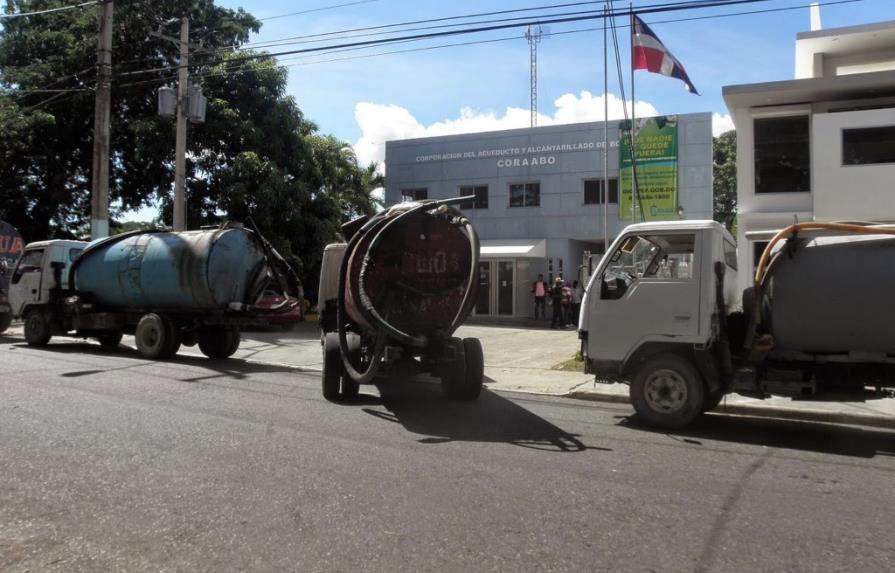 Crisis de agua afecta barrios de Boca Chica