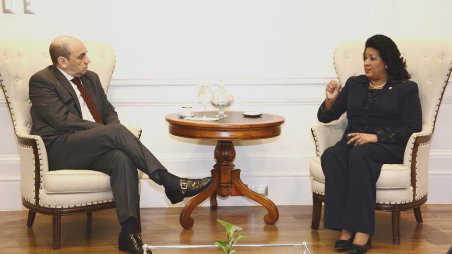 Funcionario de la ONU visita a la presidenta del Senado