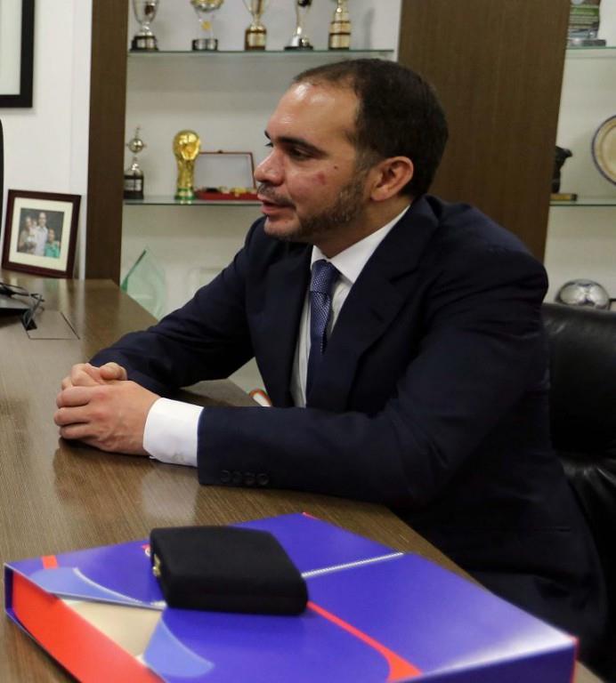 El príncipe de Jordania visita Guatemala en campaña para presidir la FIFA