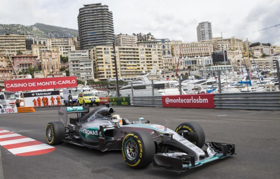Hamilton logra el mejor tiempo en prácticas en GP de Mónaco
