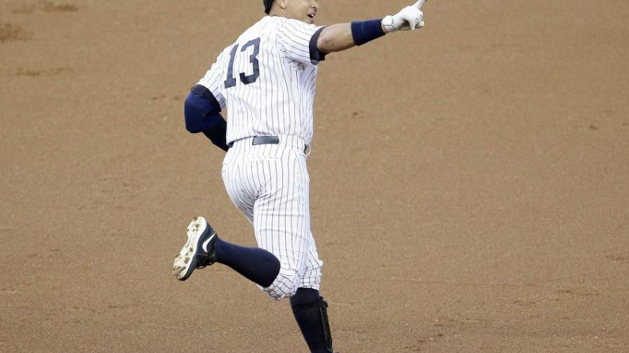 Alex Rodríguez se queda sin la pelota de su hit 3 mil en Grandes Ligas
