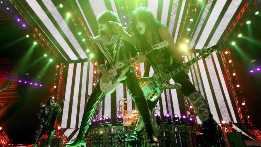Kiss celebra en Barcelona 40 años de vida con una revolución de heavy metal
