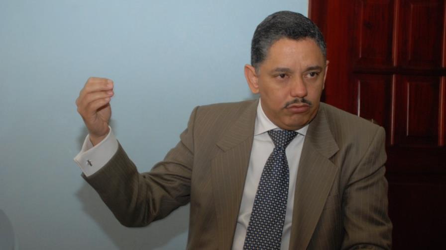 El director de Migración pide a críticos que ayuden a Haití