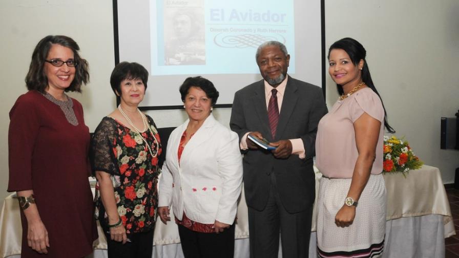 Ponen en circulación la novela “El Aviador”