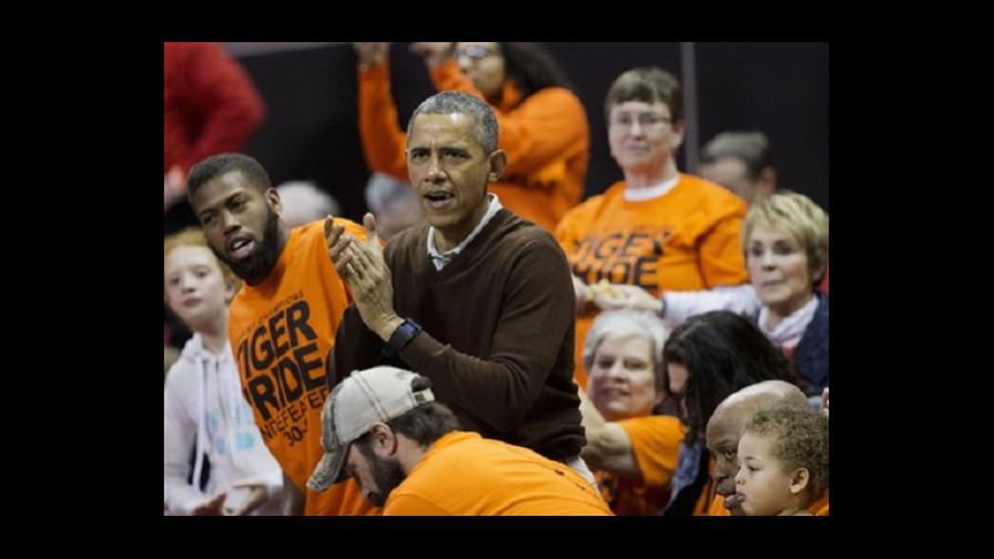 Obama acude partido de básquetbol de sobrina