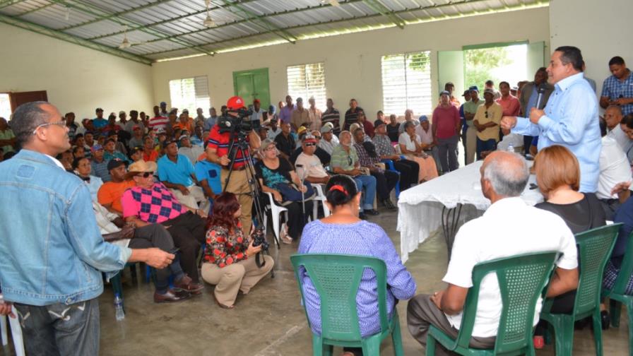 El IAD dice titulará a productores del campo