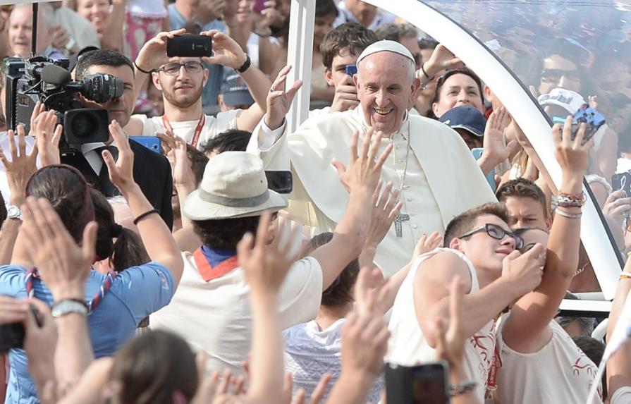Papa Francisco se disculpa por persecución católica a evangélicos