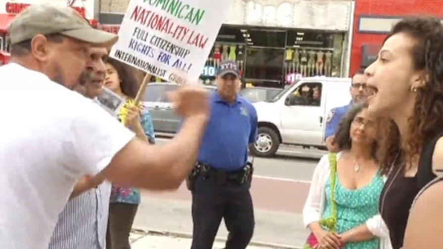 Dominicanos se enfrentan en El Bronx en protestas por repatriaciones de haitianos