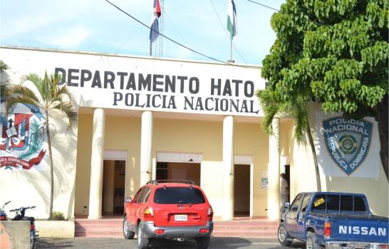 Se fugan tres presuntos narcos de cárcel policial Hato Mayor