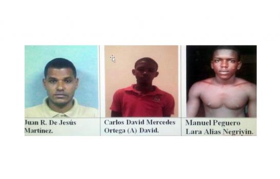 Se fugan tres presuntos narcos de cárcel policial Hato Mayor