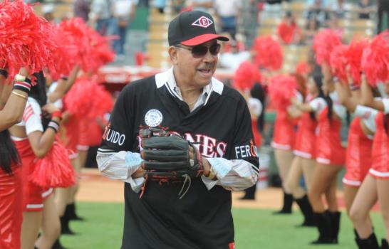 Es oficial: El Estadio Quisqueya lleva el nombre de Juan Marichal