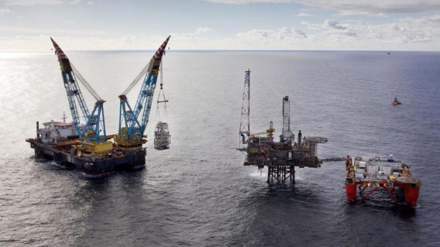 El petróleo de Texas baja un 0,68 % y cierra en 59,20 dólares el barril