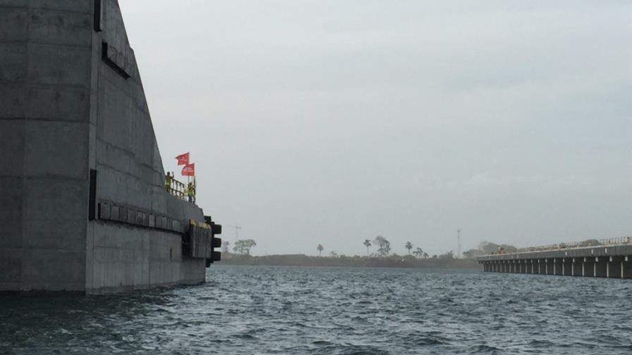 Inician con éxito llenado de esclusas del lado Pacífico del Canal de Panamá