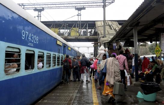 El gobierno indio quiere convertir el viaje en tren en una experiencia feliz