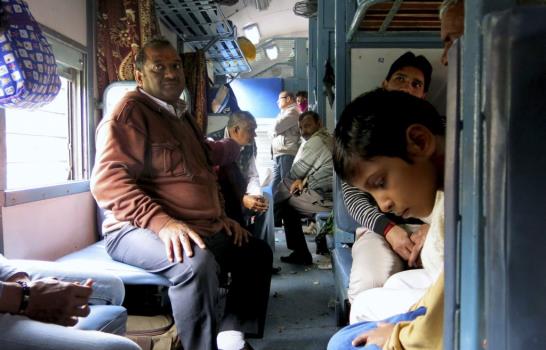 El gobierno indio quiere convertir el viaje en tren en una experiencia feliz