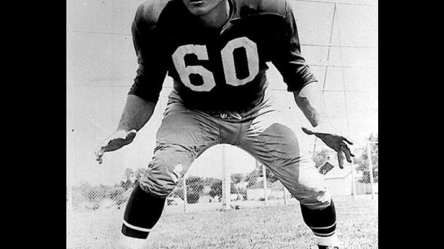 Fallece Chuck Bednarik, miembro del Salón de la Fama de NFL Fallece Chuck Bednarik, miembro del Salón de la Fama de NFL