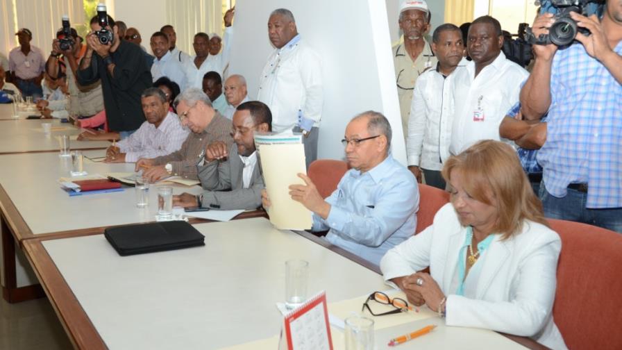 Falta de consenso impide que Comité de Salarios apruebe aumento salarial