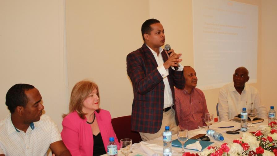 Ministerio Educación acondicionará más de diez mil escuelas