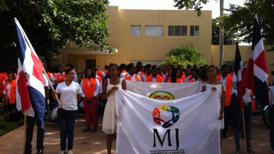 Ministerio de la Juventud gradúa jóvenes en carreras técnicas de la Provincia de Pedernales