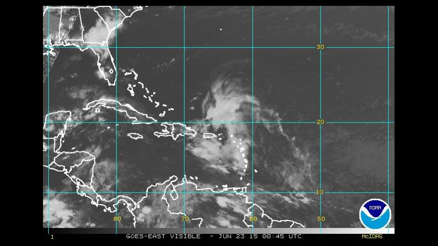 COE declara alerta verde contra inundaciones por vaguada y onda tropical