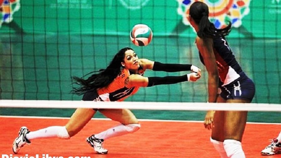 Brenda Castillo gana tres premios en Copa Panam