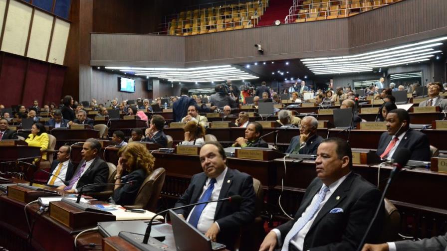 Pide penas por contratar ilegales