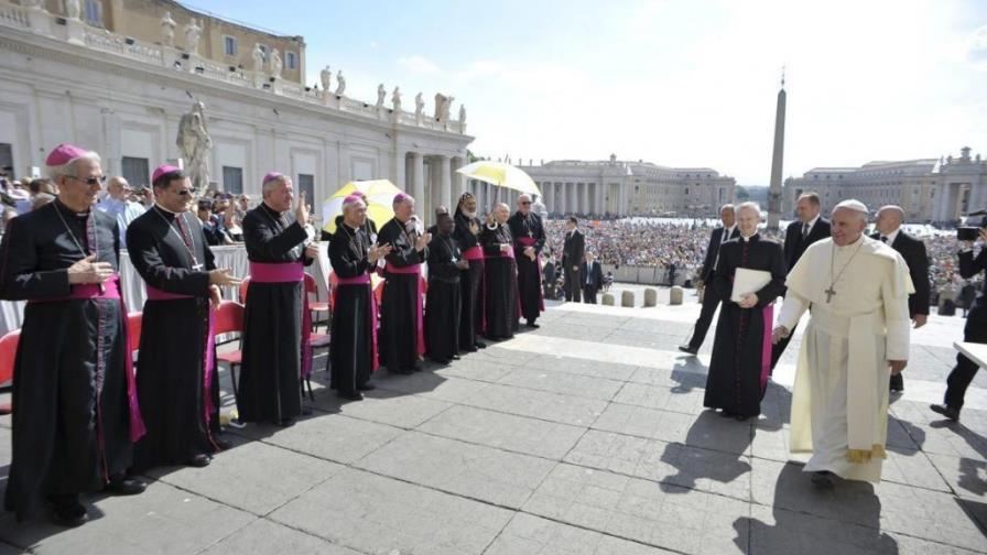 El sínodo considerará acompañar a divorciados y a familias con homosexuales