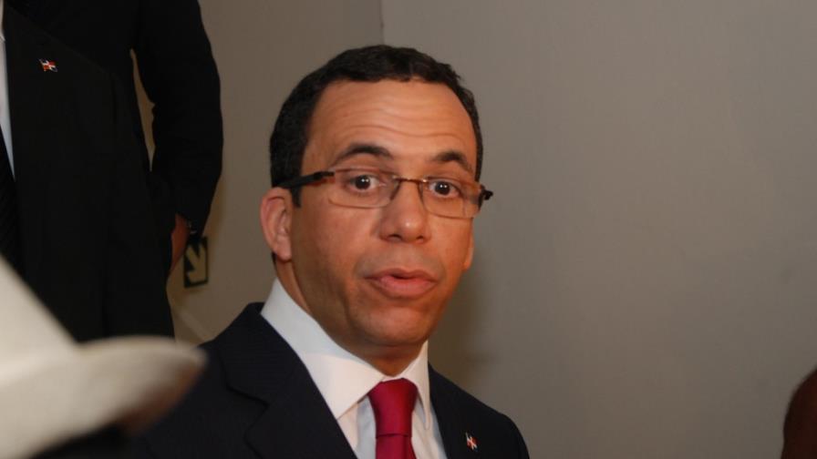 Gobierno diseña estrategia internacional para informar sobre el Plan de Regularización