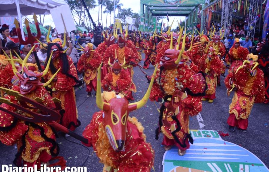 Dan apoyo masivo en el país a los carnavales
