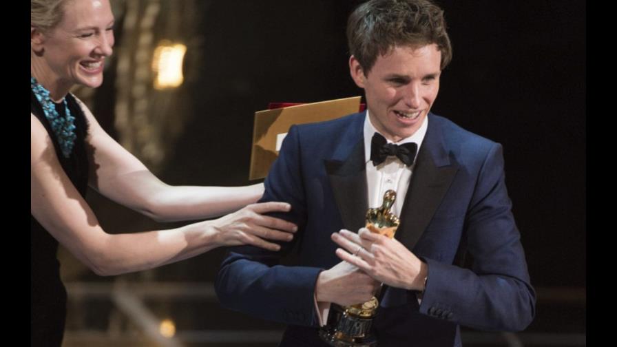 Eddie Redmayne: ganar el Oscar es como estar en medio de una indundación, sin saber a donde ir