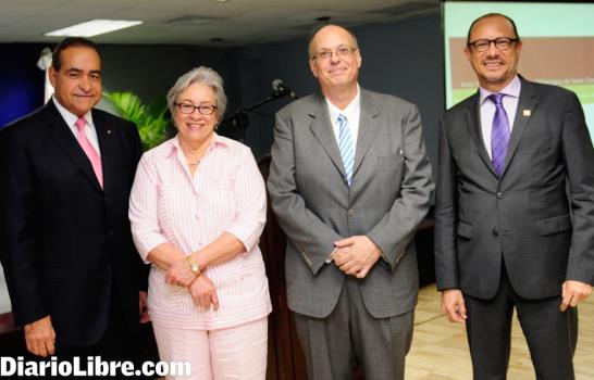 Circula libro sobre historia de la medicina dominicana