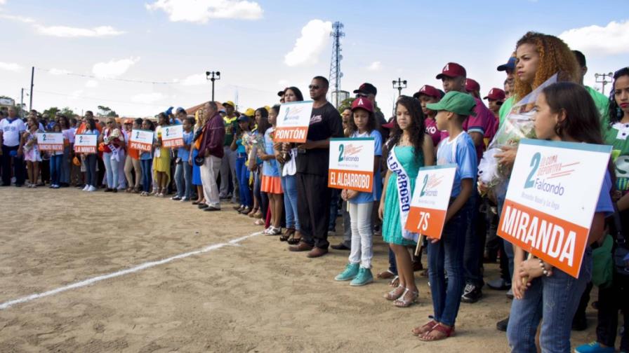 Cientos de atletas inician segunda copa Falcondo