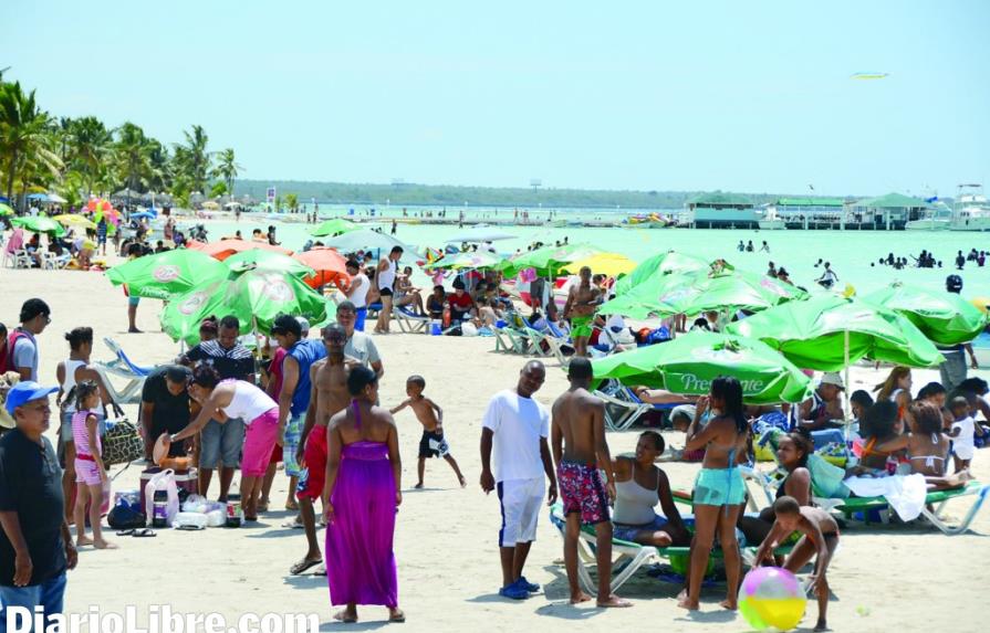 Esperan un millón visiten Boca Chica en Semana Santa
