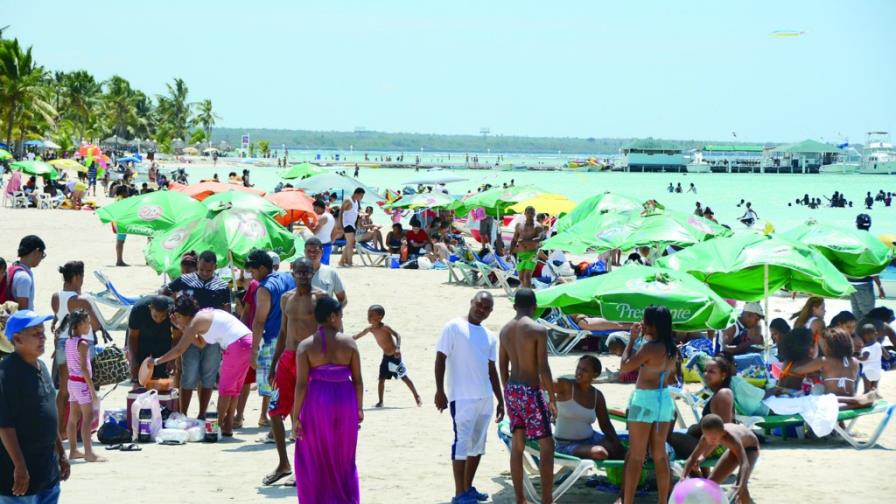 Esperan un millón visiten Boca Chica en Semana Santa