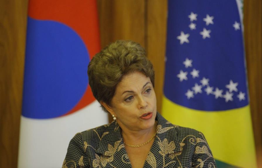 Rousseff dice que Petrobras inicia una nueva era tras divulgación de balance