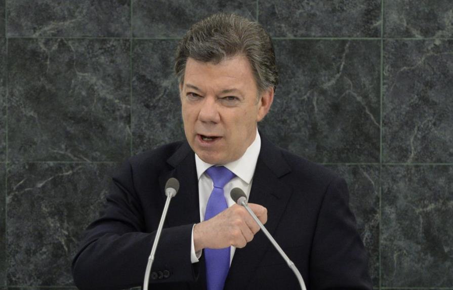 Santos reafirma apuesta por paz negociada con las FARC en medio del conflicto