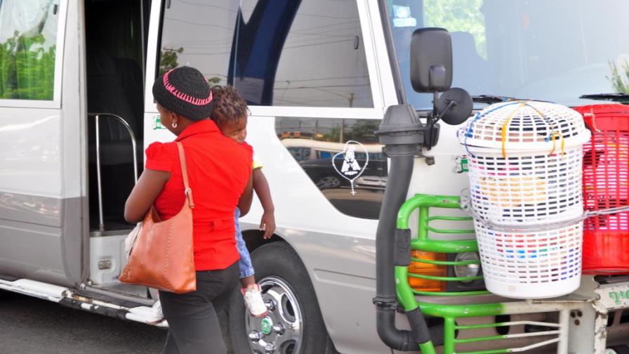 Primer ministro de Dominica condena el Plan de Regularización