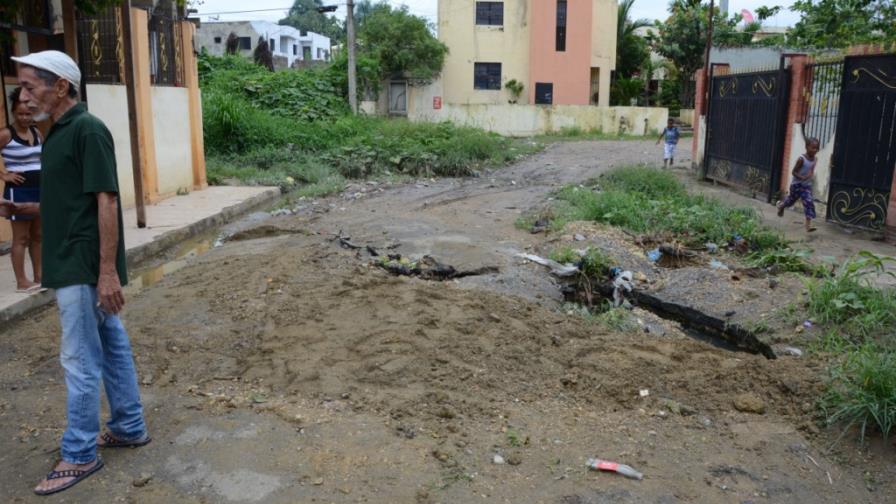 Colapso tuberías afecta sector Los Rosales II