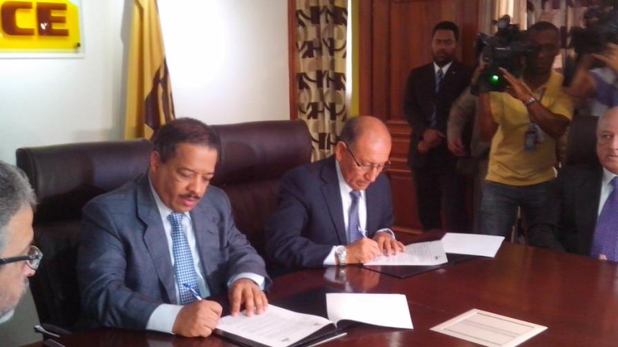 El Gobierno entregará a Junta Central Electoral dinero para equipos