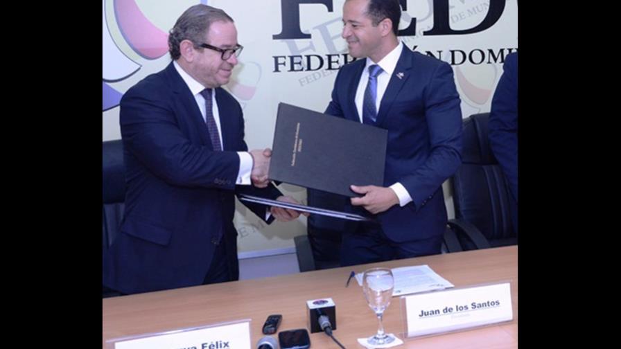Fedomu y DGII rubrican convenio