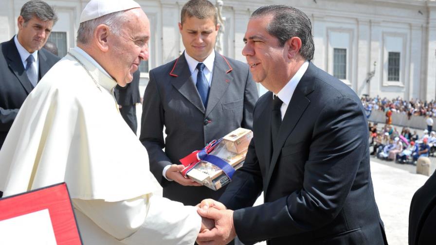 El Papa le comunica al ministro de Turismo su interés en visitar República Dominicana El Papa le comunica al ministro de Turismo su interés en visitar República Dominicana