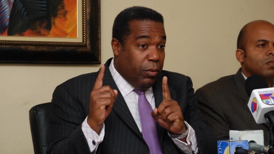 Tony Peña Guaba renuncia del PRM, y se queja de Mejía