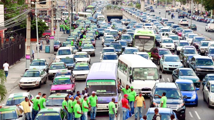 Empresarios demandan intervención del Gobierno ante problemas del transporte Empresarios demandan intervención del Gobierno ante problemas del transporte